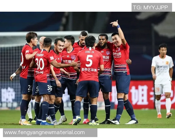 赛后复盘：上海足球队与重庆足球队的团队协作与战术分析探讨