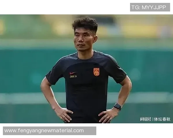 足球明星郑智的精彩瞬间与职业生涯回顾照片集锦